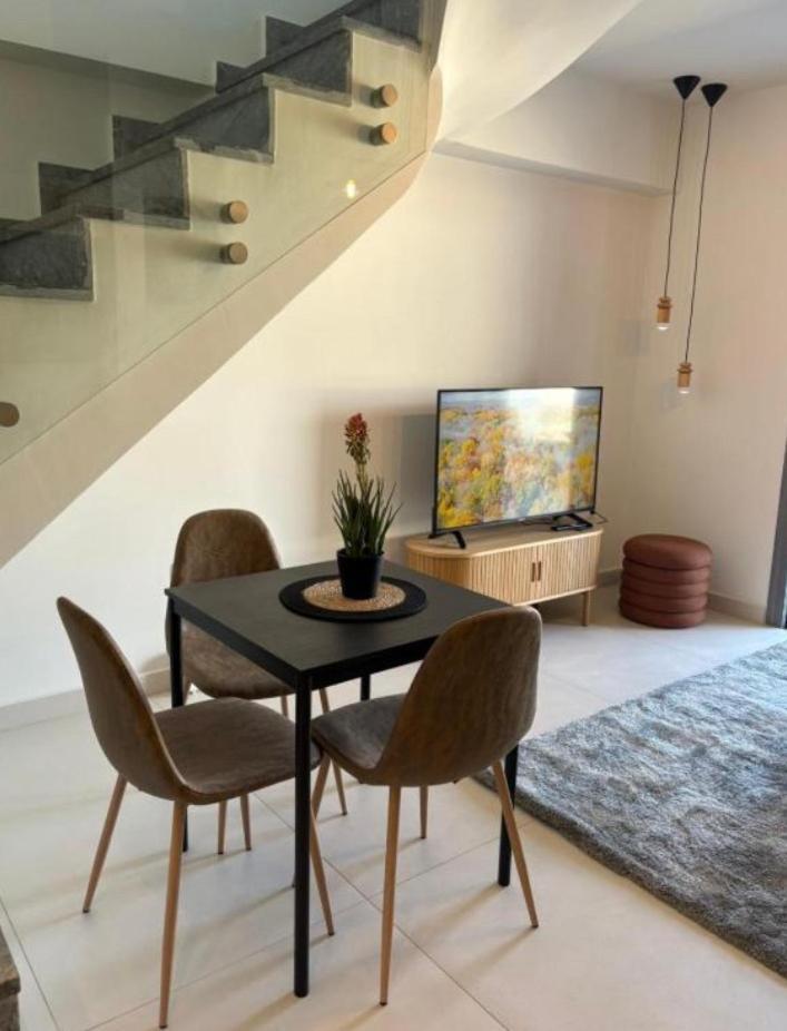 Luxury Maisonette With Shared Pool Athens Ngoại thất bức ảnh